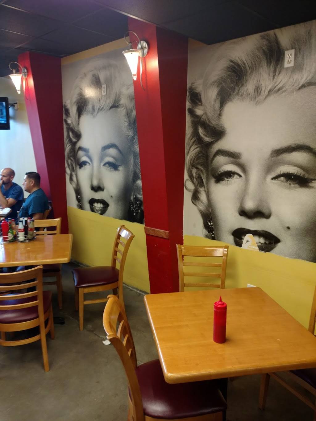 Cliffs Grill | restaurant | 6605 Main St, Houston, TX 77030, USA | 7133830900 OR +1 713-383-0900