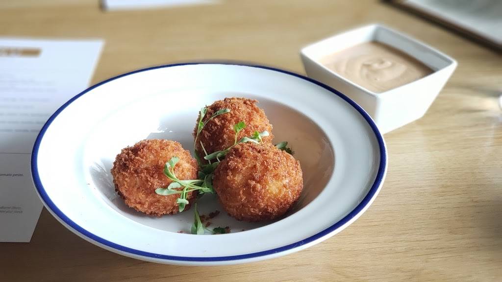 Mour Cafe | restaurant | 1414 Shore District Dr building 3 suite 120, Austin, TX 78741, USA | 5124426687 OR +1 512-442-6687