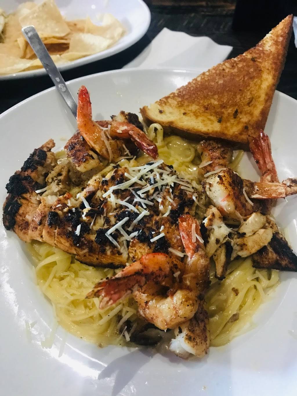 Walk-Ons Bistreaux and Bar | restaurant | 401 E, I-20, Arlington, TX 76018, USA | 8176172137 OR +1 817-617-2137