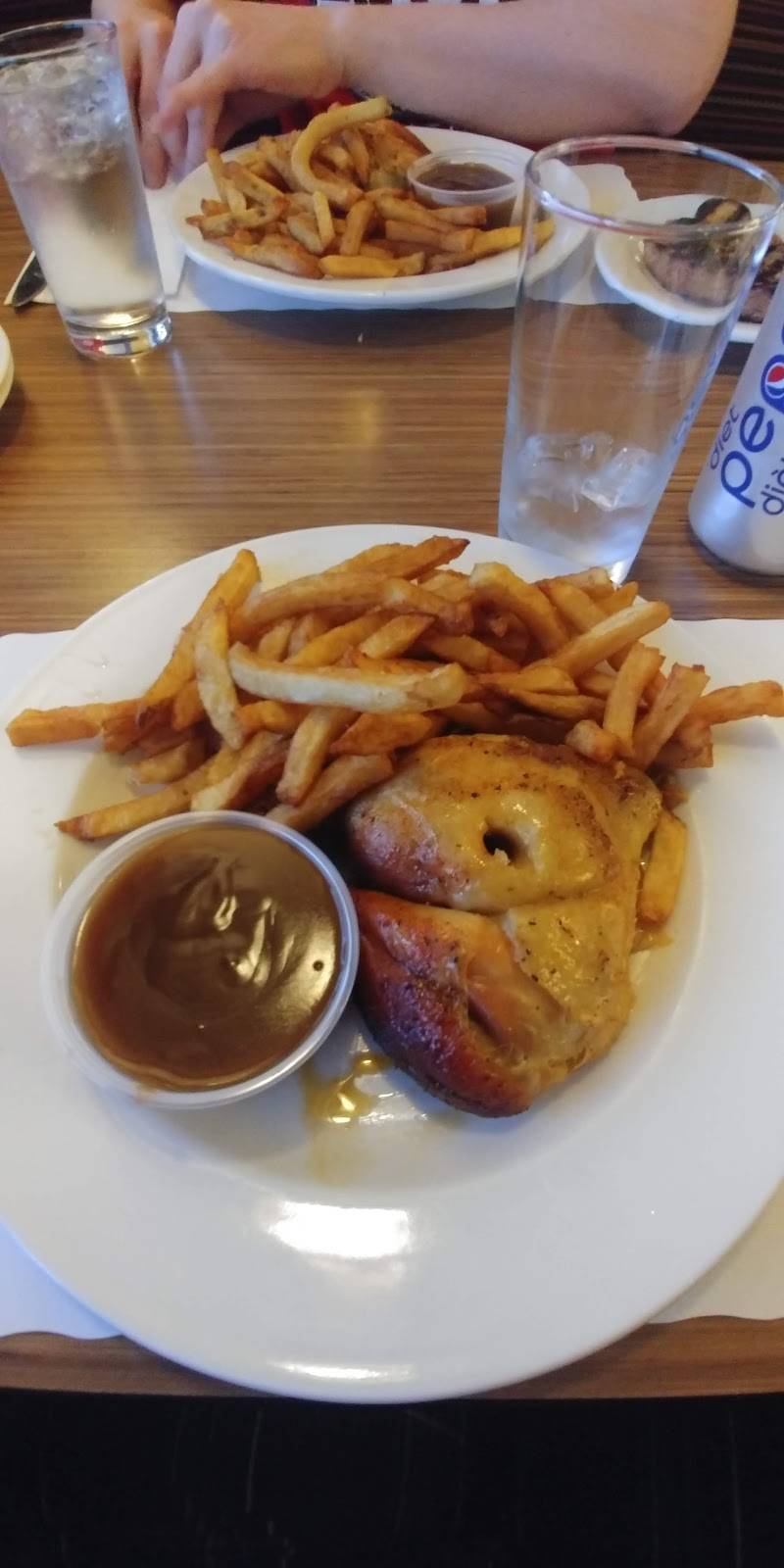 Restaurant Ti-Père B B Q | restaurant | 2995 Boulevard Laframboise, Saint-Hyacinthe, QC J2S 4Z3, Canada | 4507739777 OR +1 450-773-9777