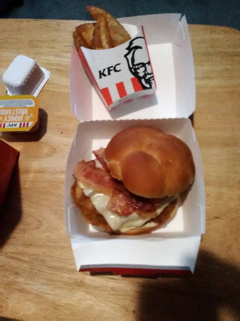 KFC | restaurant | 1850 W Jefferson St, Springfield, IL 62702, USA | 2177876775 OR +1 217-787-6775