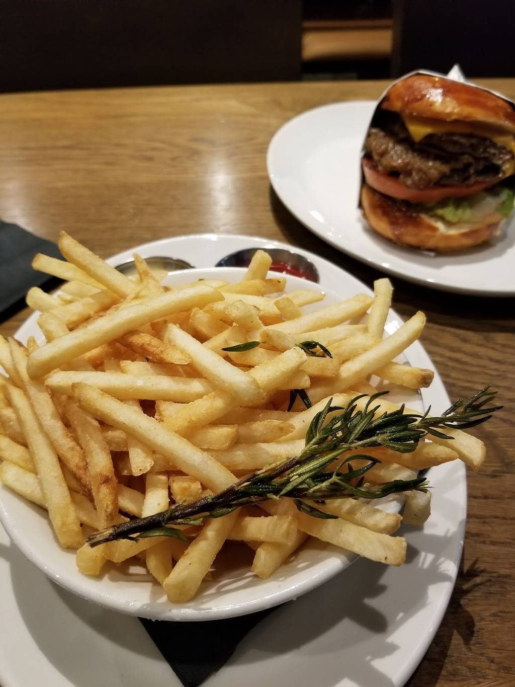 Gray Duck Tavern | restaurant | 345 Wabasha St N, St Paul, MN 55102, USA | 6513409022 OR +1 651-340-9022