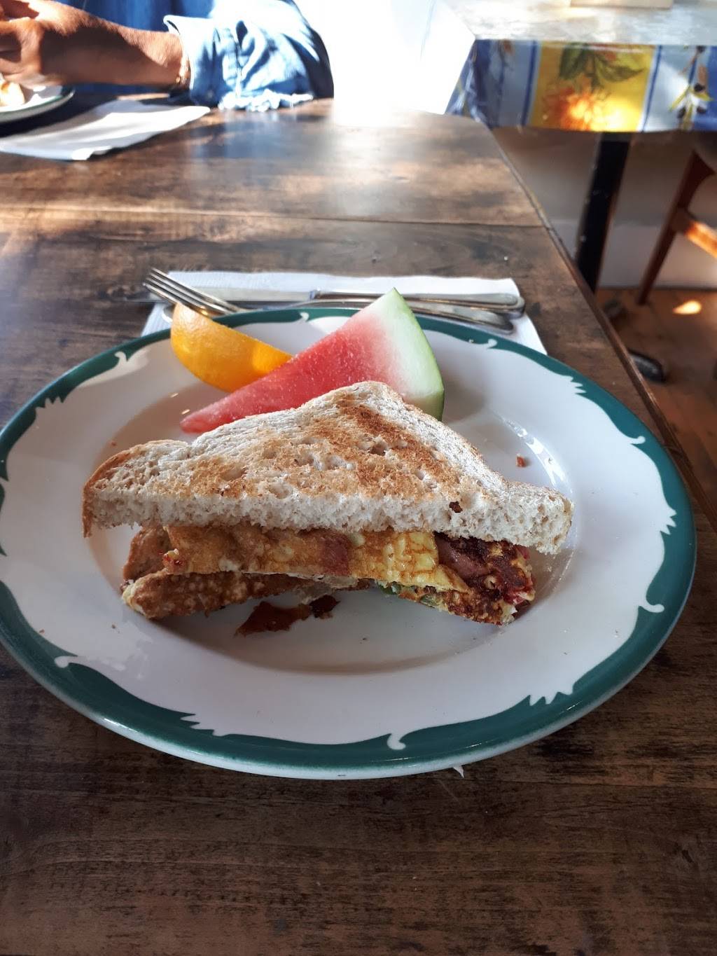 The Olde Ice House | restaurant | 1925 Lakehurst Rd, Buckhorn, ON K0L 1J0, Canada | 7056571131 OR +1 705-657-1131