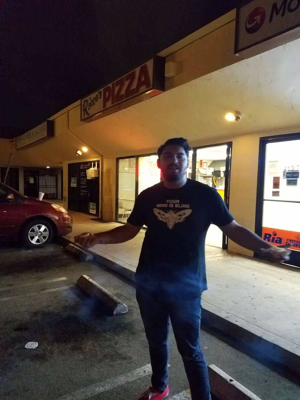 Riccos Pizza | restaurant | 4135 Gage Ave, Bell, CA 90201, USA | 3237739082 OR +1 323-773-9082