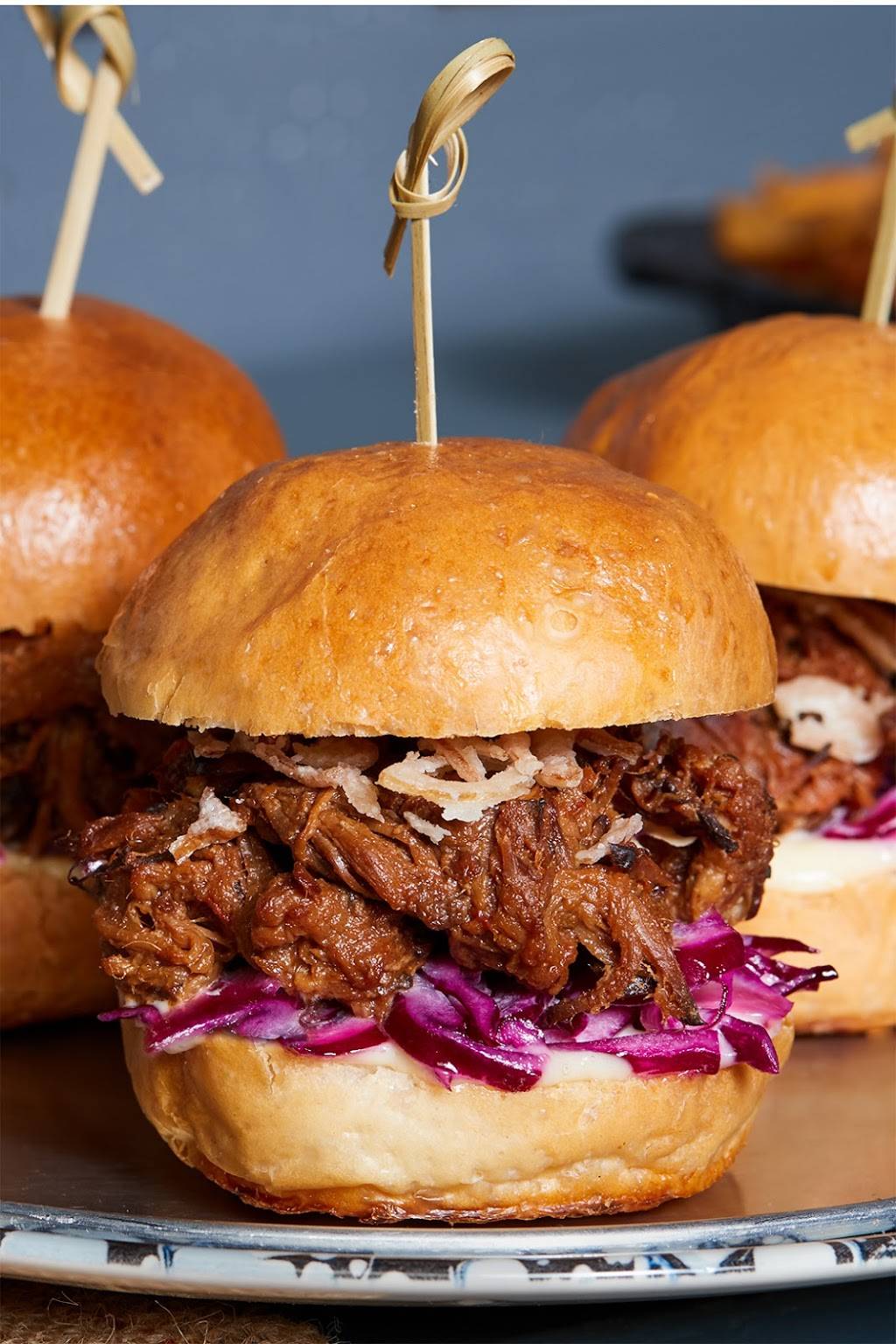 Loch & Quay | restaurant | 390 Queens Quay W, Toronto, ON M5V 3A6, Canada | 4165955444 OR +1 416-595-5444