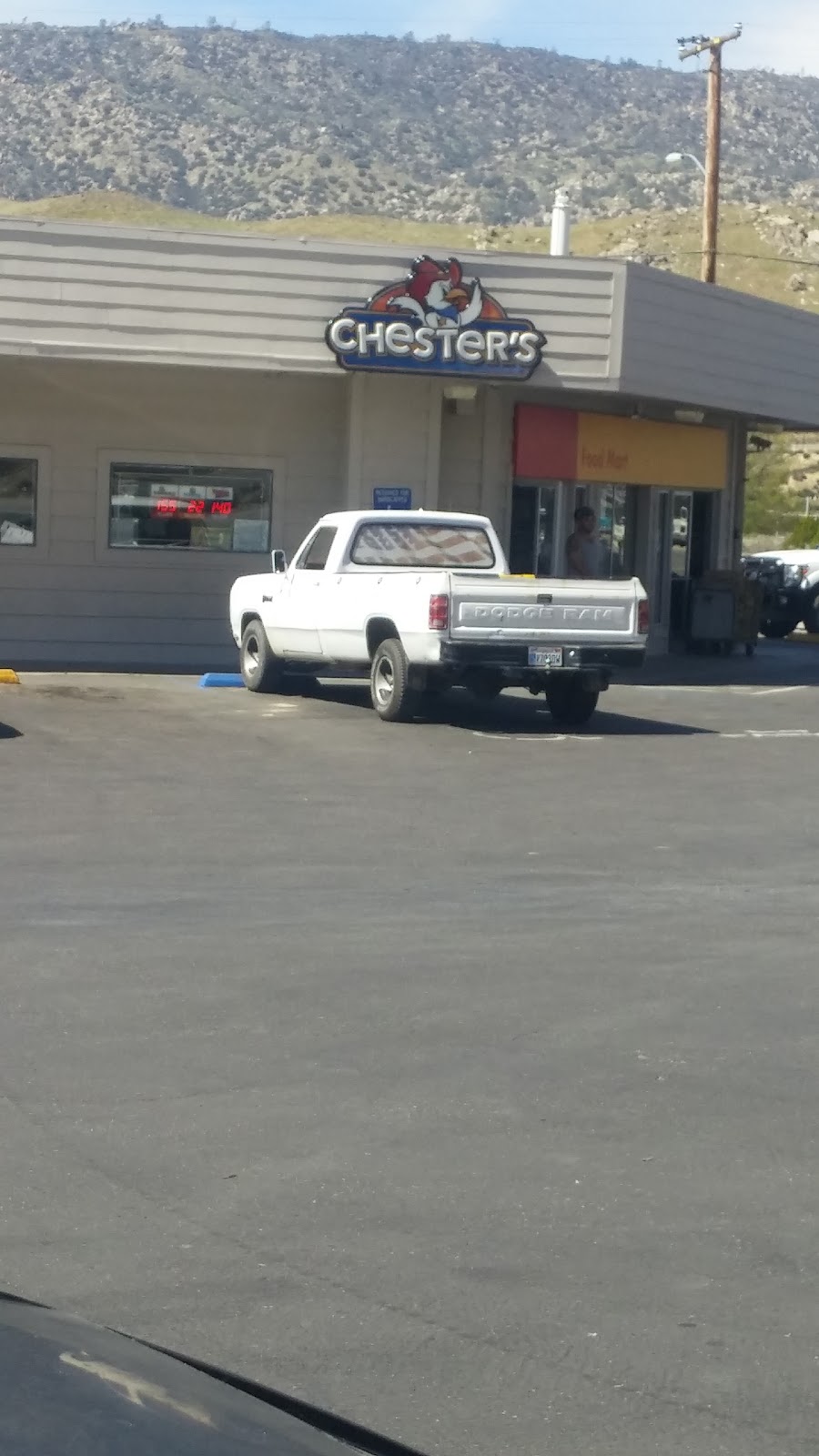 Chesters Chicken | restaurant | 6209 Lake Isabella Blvd, Lake Isabella, CA 93240, USA | 7603798170 OR +1 760-379-8170