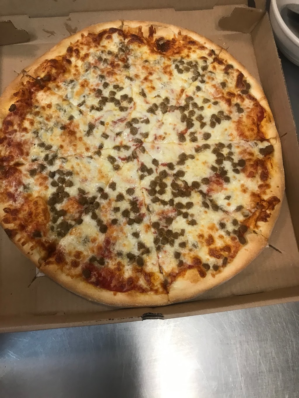 New Yorker Pizza | restaurant | 828 S King St, Leesburg, VA 20175, USA | 7037776985 OR +1 703-777-6985