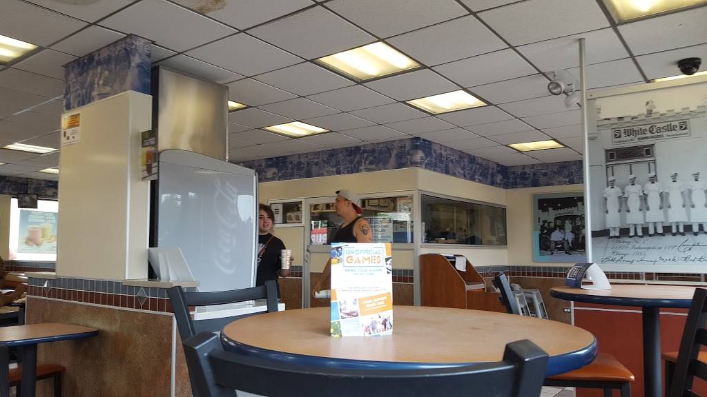 White Castle | restaurant | 2209 S Cicero Ave, Cicero, IL 60804, USA | 7086564884 OR +1 708-656-4884
