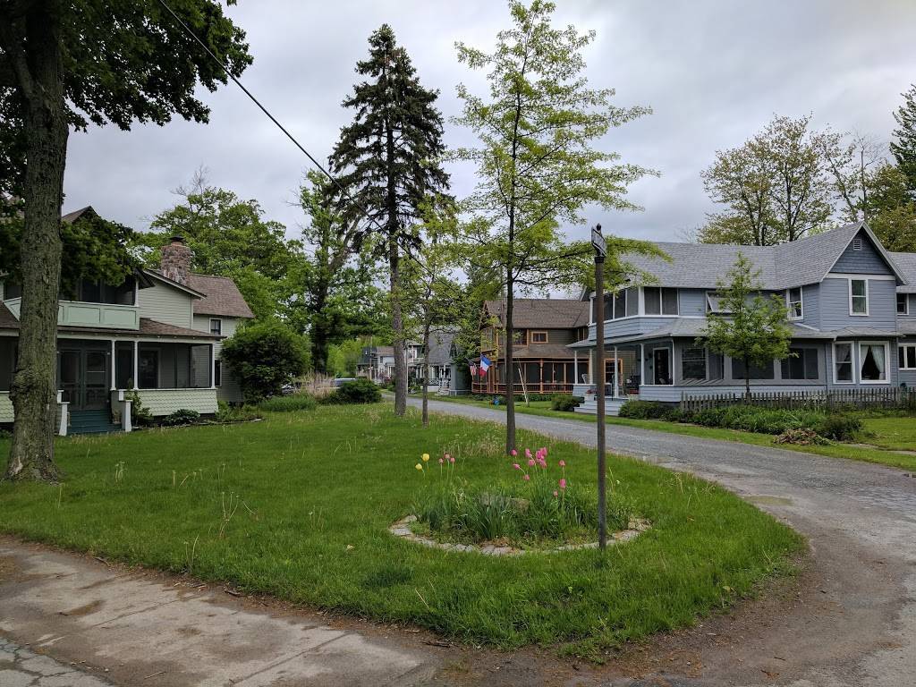 Wellesley Hotel & Restaurant | restaurant | 42809 St Lawrence Ave, Thousand Island Park, NY 13692, USA | 3154823698 OR +1 315-482-3698