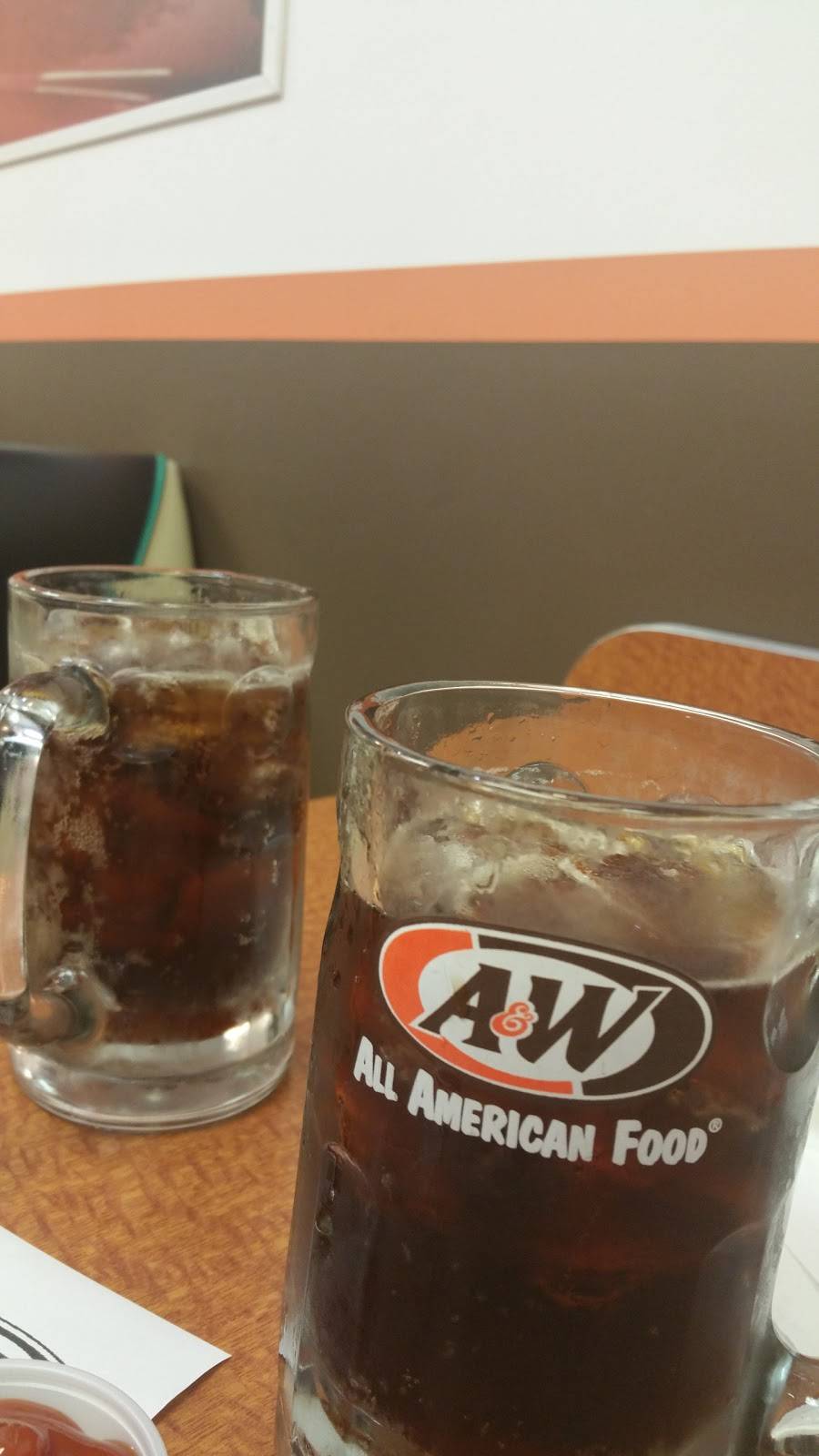 A&W Restaurant | restaurant | 2145 University Ave, Green Bay, WI 54302, USA | 9204068212 OR +1 920-406-8212