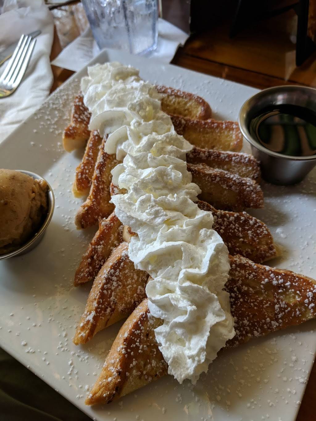 Hemingways Tavern | restaurant | 1800 W Hibiscus Blvd #115, Melbourne, FL 32901, USA | 3218029648 OR +1 321-802-9648