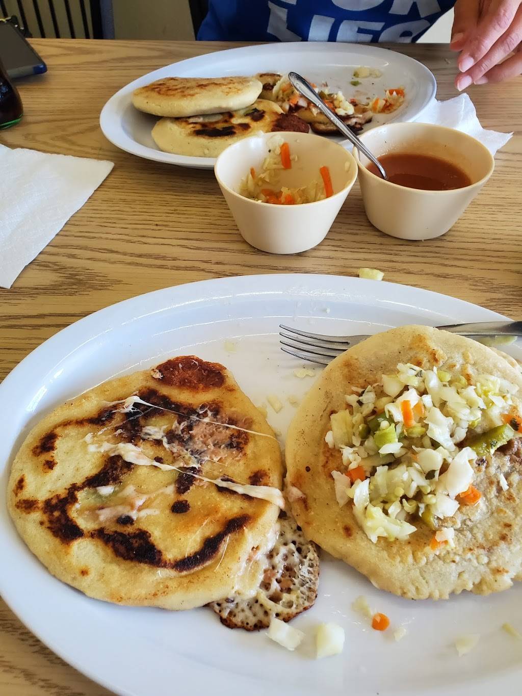 Pupuseria San Salvador | restaurant | 4385 S Federal Blvd, Englewood, CO 80110, USA | 7203278146 OR +1 720-327-8146