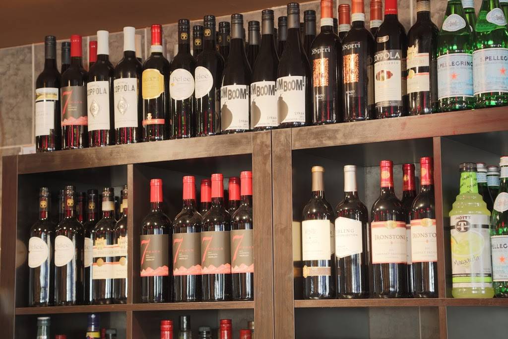 Symposium Cafe Restaurant & Lounge | restaurant | 117 Young St, Alliston, ON L9R 0E9, Canada | 7054352488 OR +1 705-435-2488