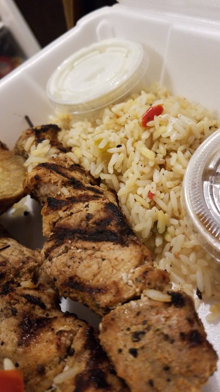 Chez Gréco | restaurant | 2960 Boulevard Laurier, Québec, QC G1V 4S1, Canada | 4186520319 OR +1 418-652-0319