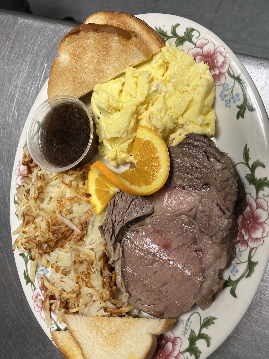 Flippys Bar and Grill | restaurant | 208 W South Railroad St, Kendall, WI 54638, USA | 6084637366 OR +1 608-463-7366