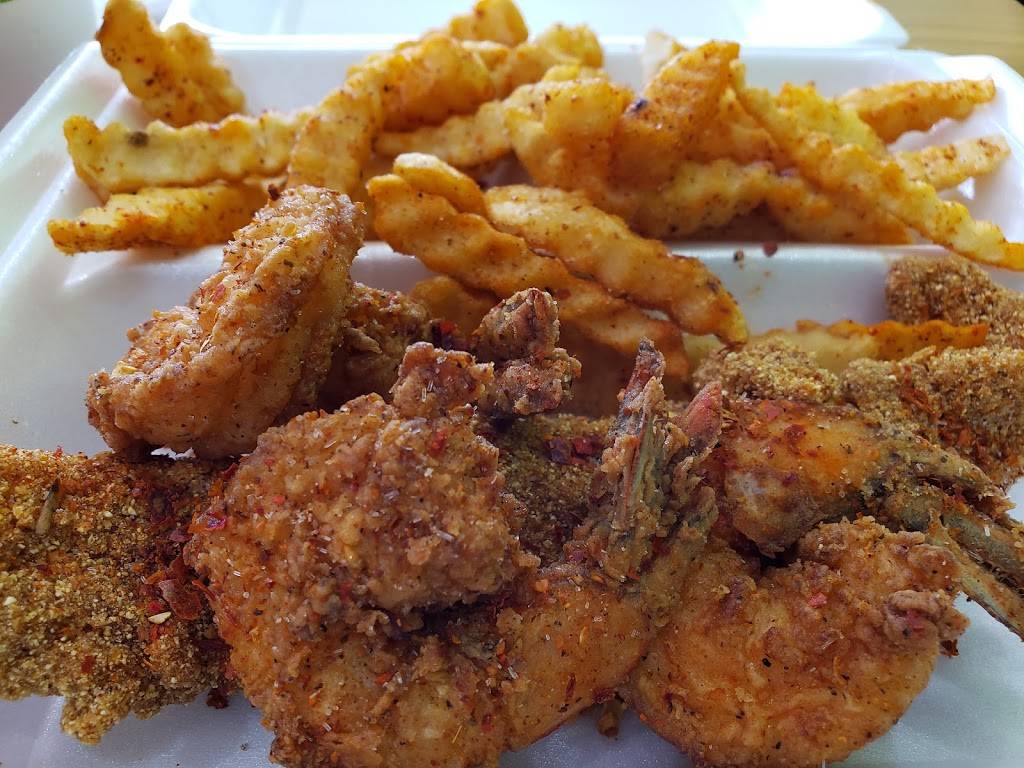 J&J Wings and Seafood | restaurant | 10440 Richmond Ave, Houston, TX 77042, USA | 8327673524 OR +1 832-767-3524