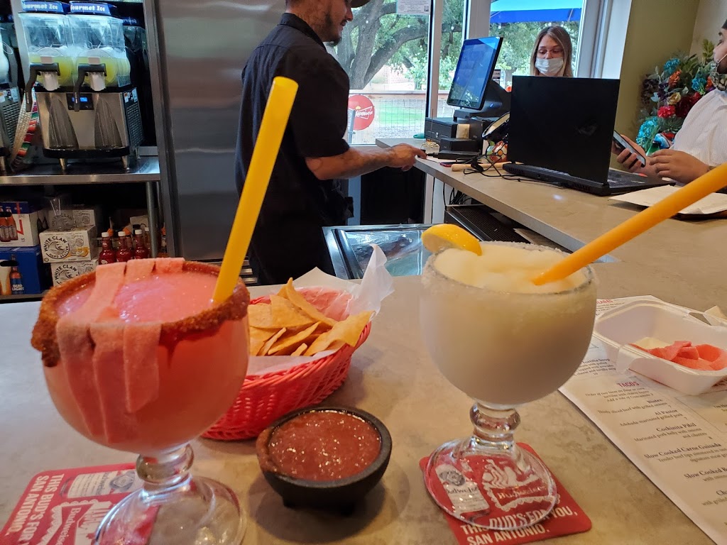 Don Benitos Cocina y Cantina | restaurant | 2402 SE Military Dr #105, San Antonio, TX 78223, USA | 2103689087 OR +1 210-368-9087