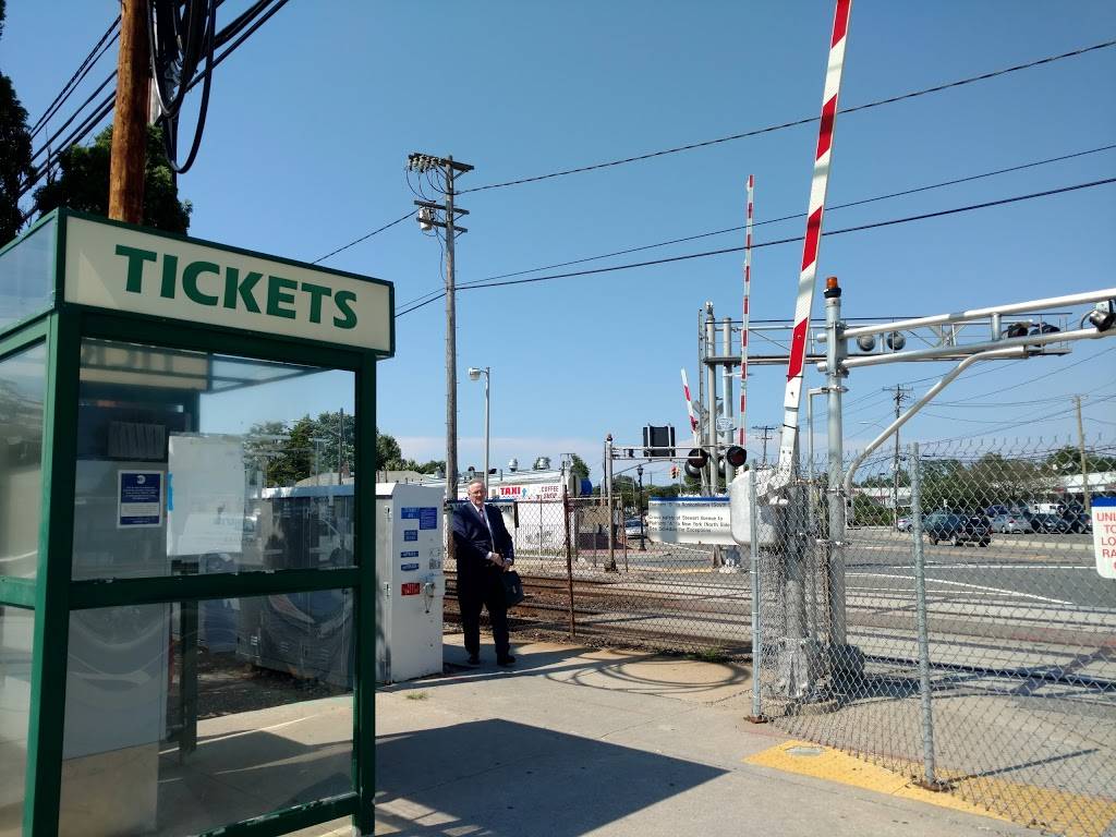 7-Eleven | bakery | 497 Stewart Ave, Bethpage, NY 11714, USA | 5169328861 OR +1 516-932-8861