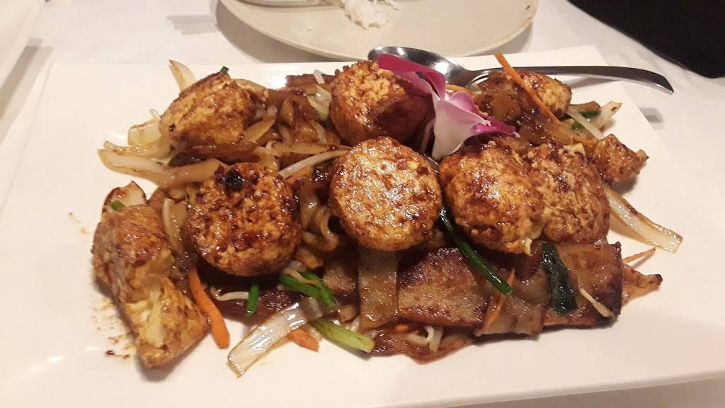 Friendship | restaurant | 2830 N Milwaukee Ave, Chicago, IL 60647, USA | 7732270970 OR +1 773-227-0970