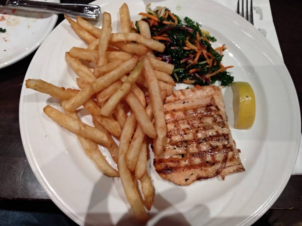 Beaches Restaurant & Bar | restaurant | 1919 SE Columbia River Dr, Vancouver, WA 98661, USA | 3606991592 OR +1 360-699-1592