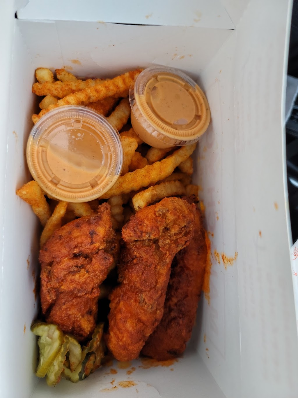 Main Chick Hot Chicken | restaurant | 5175 Linda Vista Rd, San Diego, CA 92110, USA | 6192305206 OR +1 619-230-5206