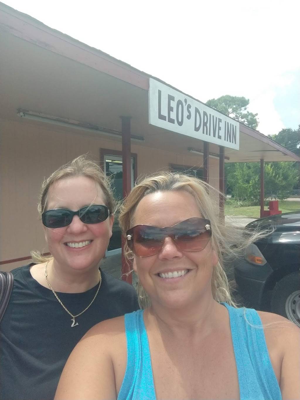 Leos Burger | restaurant | 1602 Bayou Rd, La Marque, TX 77568, USA | 4099387651 OR +1 409-938-7651