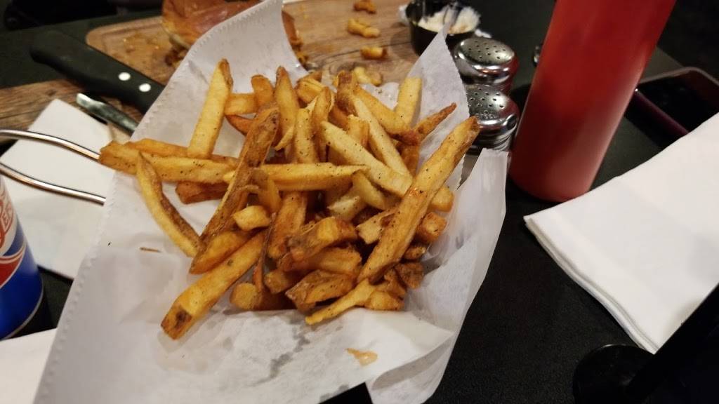 Flamme Burger | restaurant | 6850 Whitestown Pkwy, Zionsville, IN 46077, USA | 3174361335 OR +1 317-436-1335