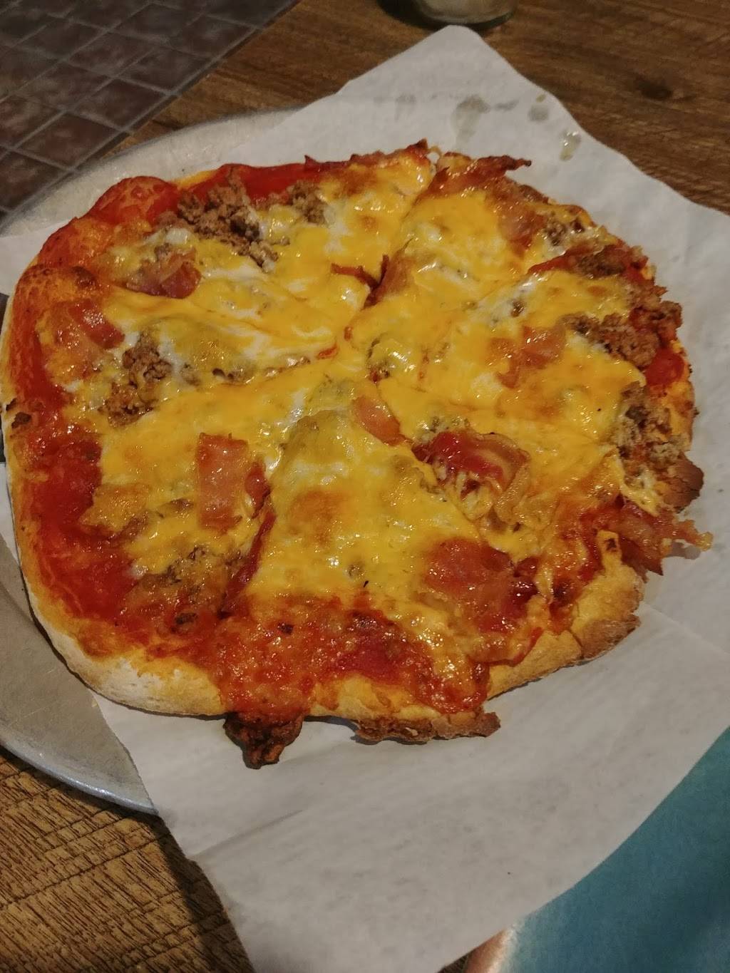 Pizza Barn | meal delivery | 128 N Rum River Dr, Princeton, MN 55371, USA | 7633894663 OR +1 763-389-4663