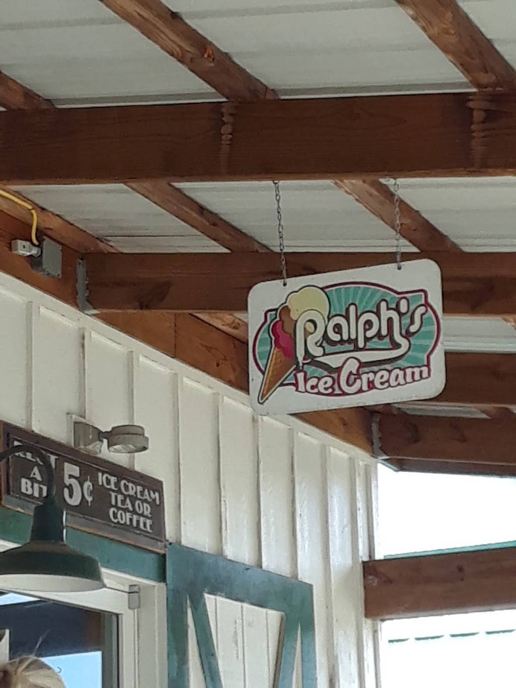 Ralphs Ice Cream | restaurant | 27664 US-33, Rockbridge, OH 43149, USA | 7403855550 OR +1 740-385-5550