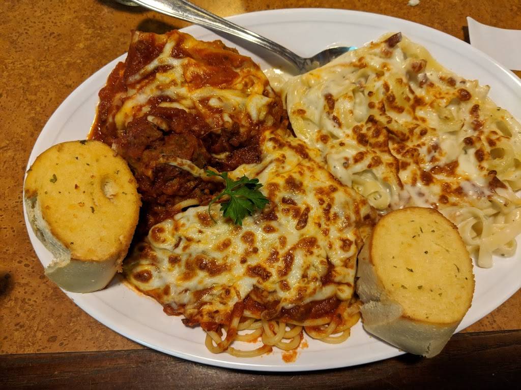 Iannarellis Italian Restaurant | restaurant | 405 3rd St, Howe, IN 46746, USA | 2605622500 OR +1 260-562-2500