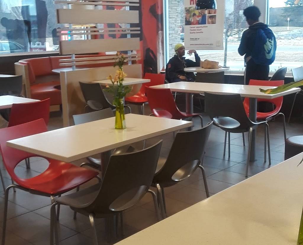 Daves Gourmet | restaurant | 15280 Lincoln St, Oak Park, MI 48237, USA | 2489512926 OR +1 248-951-2926