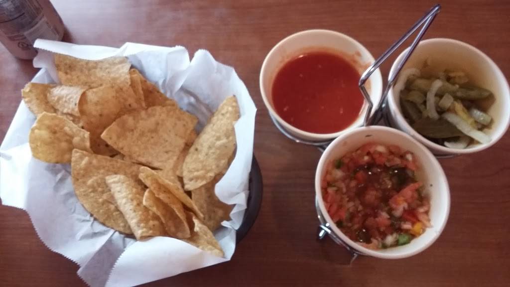 El Sol | restaurant | 509 4th Ave, Rochelle, IL 61068, USA | 8155621851 OR +1 815-562-1851