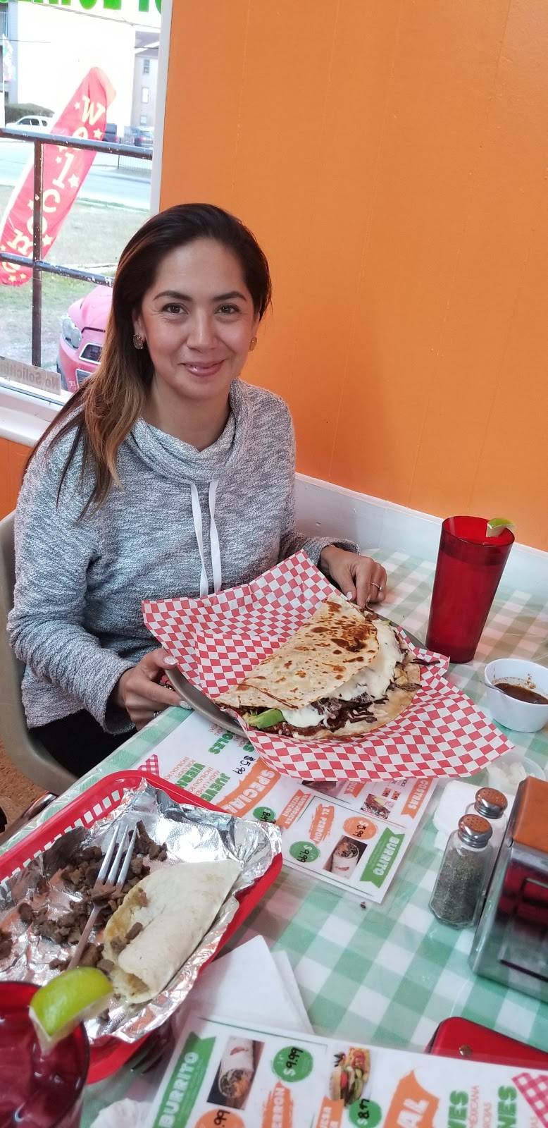 El Tío Taquitos | restaurant | 6053 W Commerce St, San Antonio, TX 78237, USA | 2106004050 OR +1 210-600-4050