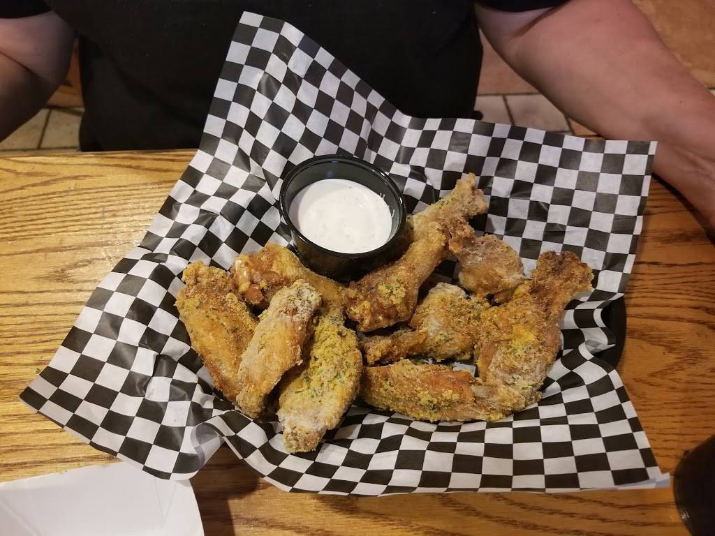 Creeks, Bar and Grille | restaurant | 4935 E Lake Rd, Erie, PA 16511, USA | 8143154350 OR +1 814-315-4350