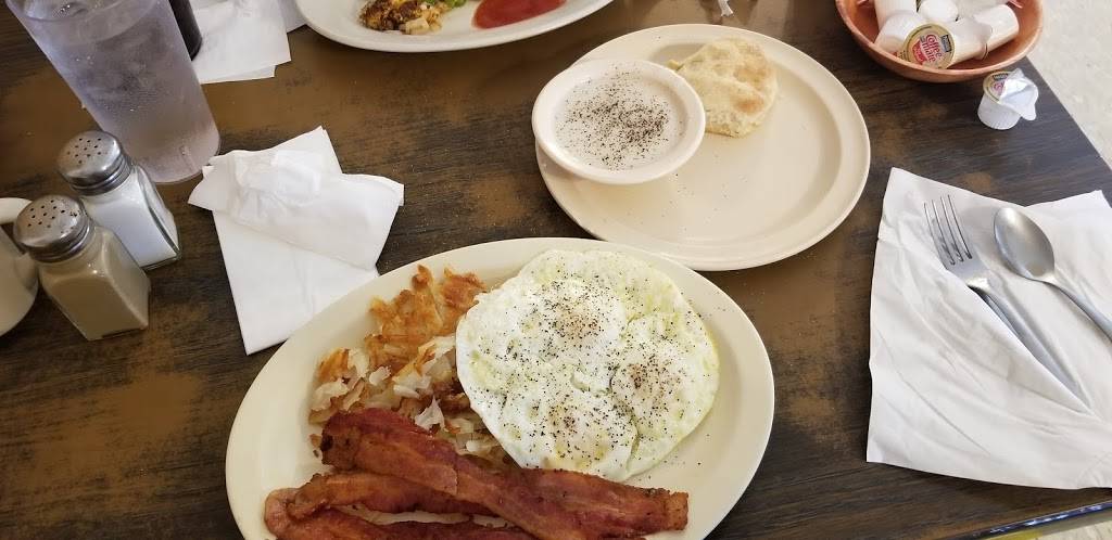 Cottons Restaurant | restaurant | 553 FM 1191, Bryson, TX 76427, USA | 9403922309 OR +1 940-392-2309