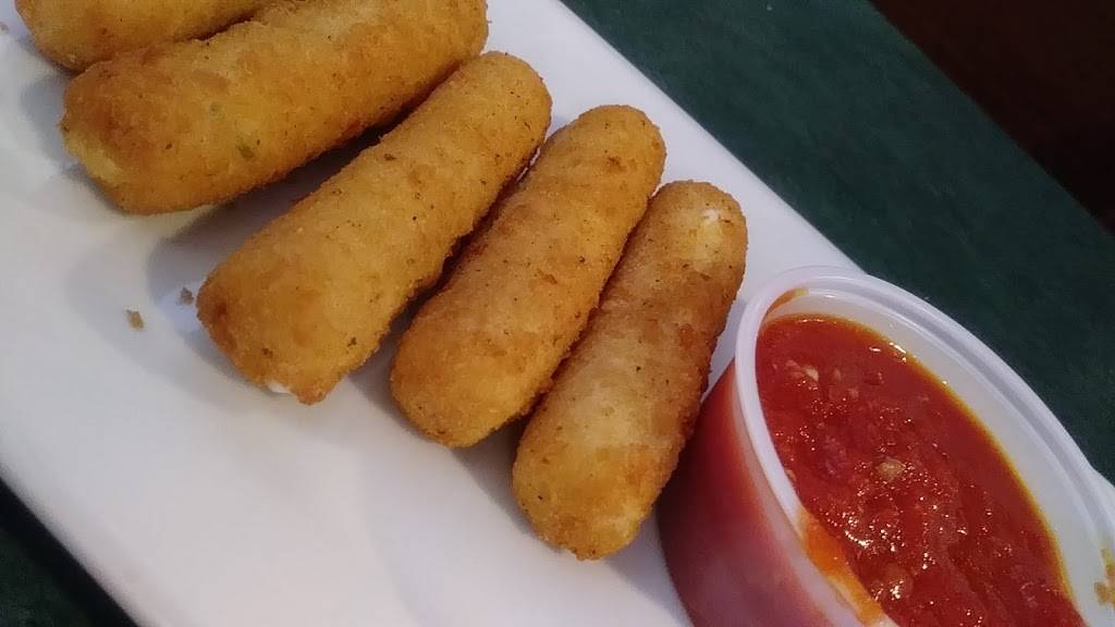 Uncle Tonys Pizza & Pasta | restaurant | 46 Putnam Pike, Johnston, RI 02919, USA | 4012318111 OR +1 401-231-8111