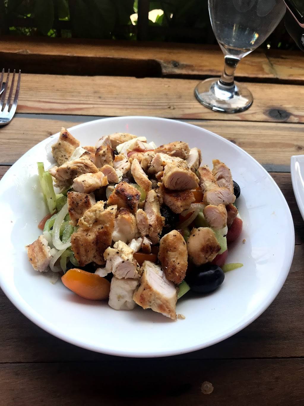 Famous Greek Kitchen | restaurant | 10 N Water St, Greenwich, CT 06830, USA | 2035316887 OR +1 203-531-6887