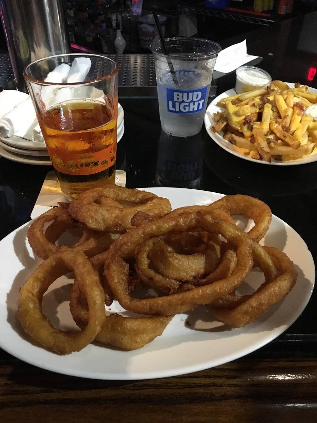 Boston Sports Grille | restaurant | 132 Canal St, Boston, MA 02114, USA | 8572847940 OR +1 857-284-7940