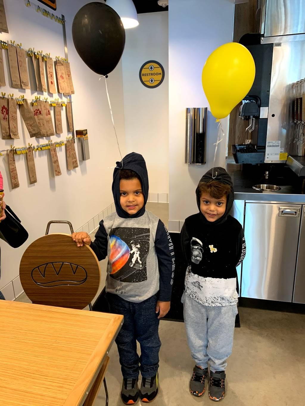 Which Wich Superior Sandwiches | restaurant | 3141 US Hwy 98 N, Lakeland, FL 33805, USA | 8634502809 OR +1 863-450-2809