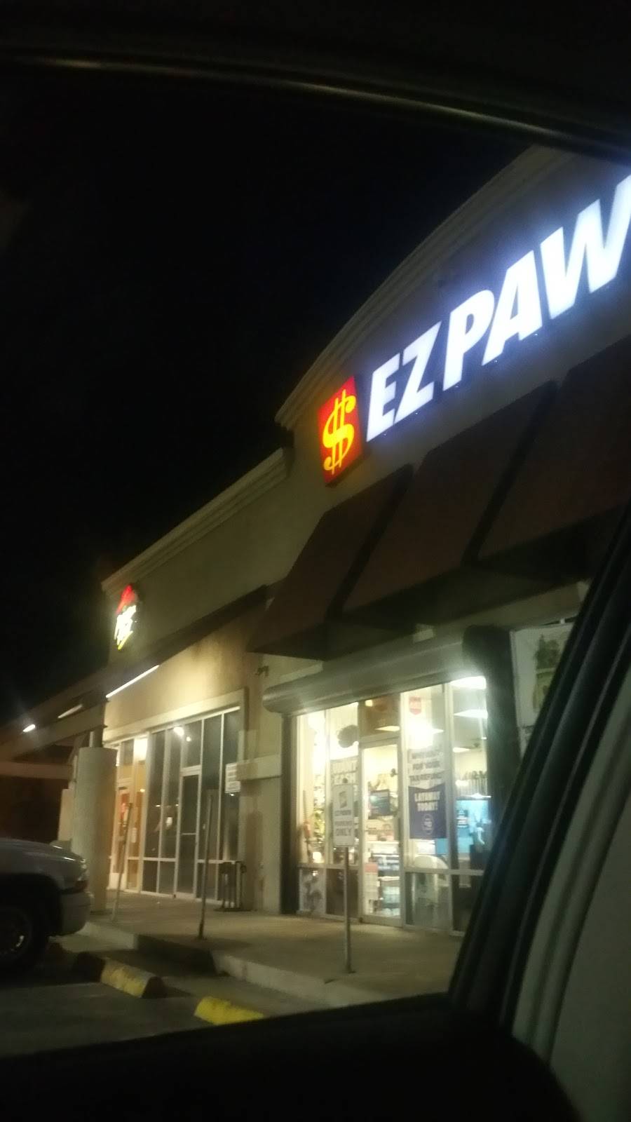 Pizza Hut | meal delivery | 3050 E Desert Inn Rd #101, Las Vegas, NV 89121, USA | 7027359011 OR +1 702-735-9011