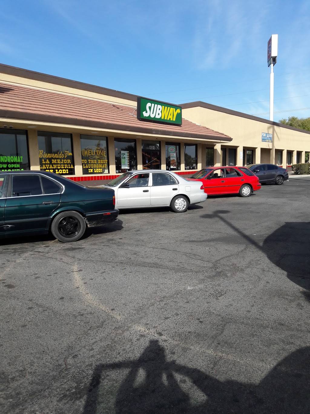 Subway Restaurants | restaurant | 633 E Victor Rd Suite C, Lodi, CA 95240, USA | 2093392342 OR +1 209-339-2342