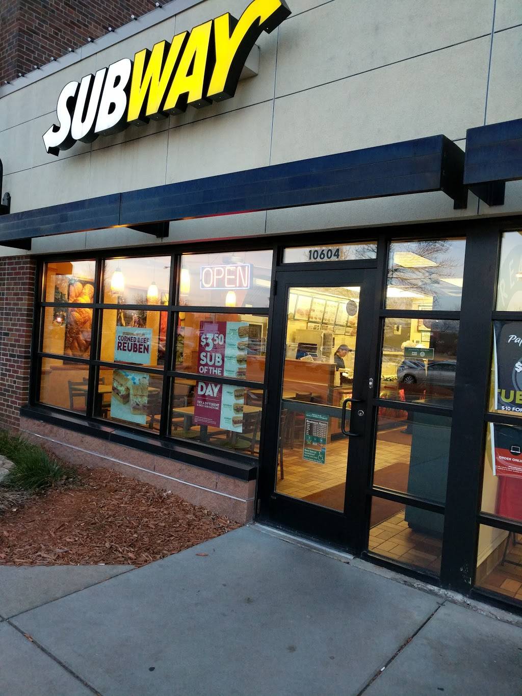 Subway Restaurants | restaurant | 10604 S France Avenue Ste C Valley West Shopping Ctr, Bloomington, MN 55431, USA | 9528889740 OR +1 952-888-9740
