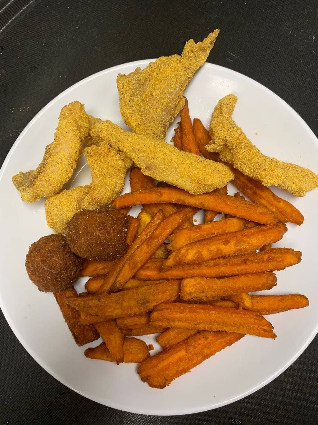 The Roost | restaurant | 103 Edgar, Eustace, TX 75124, USA | 9034258008 OR +1 903-425-8008