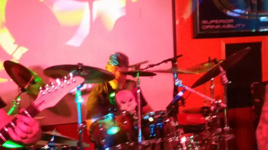 Blaze Pub & Grub | restaurant | 1920 E 53rd St, Anderson, IN 46013, USA | 7656429336 OR +1 765-642-9336