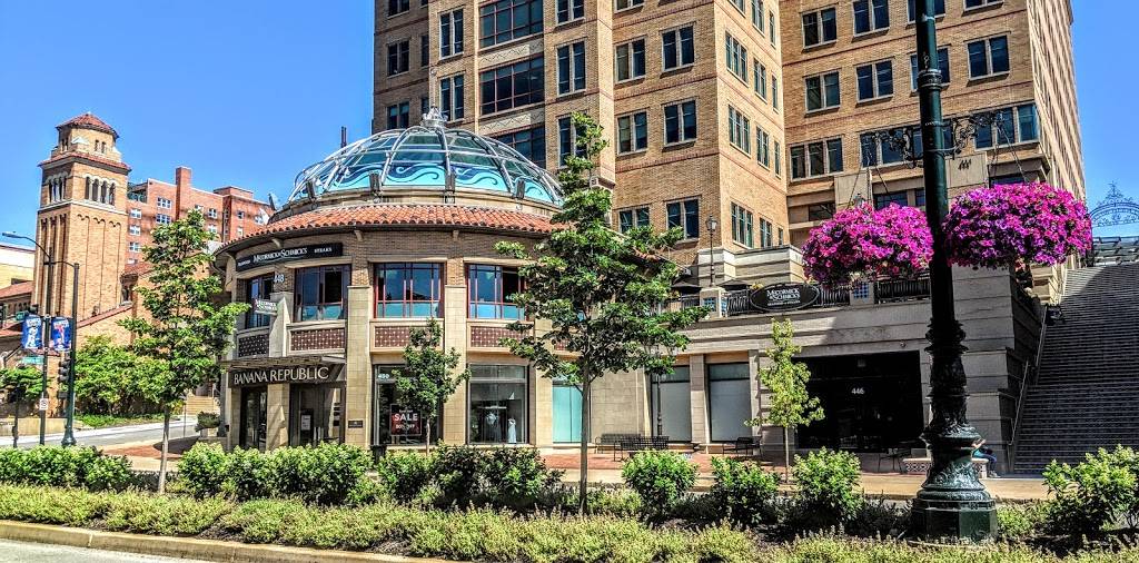 McCormick & Schmicks Seafood & Steaks | restaurant | 448 W 47th St, Kansas City, MO 64112, USA | 8165316800 OR +1 816-531-6800