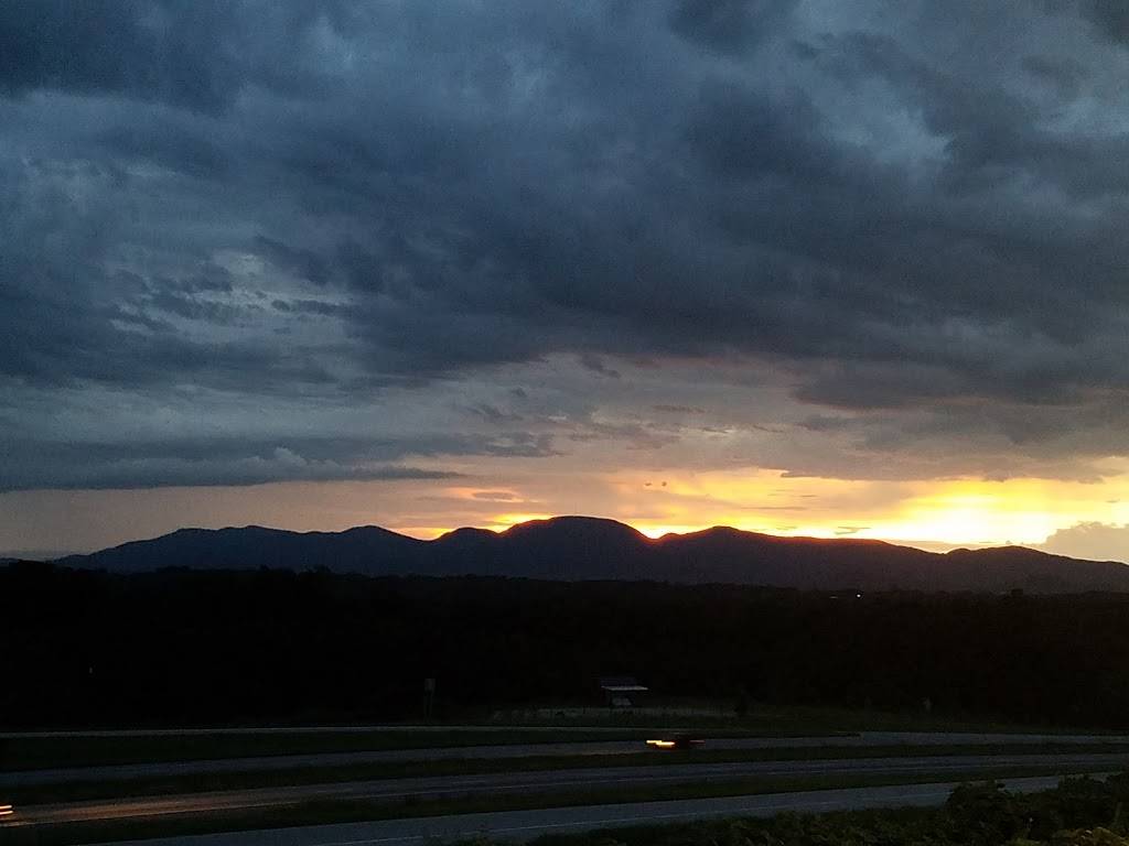 Subway Restaurants | restaurant | 8998 SC-11, Campobello, SC 29322, USA | 8644723066 OR +1 864-472-3066