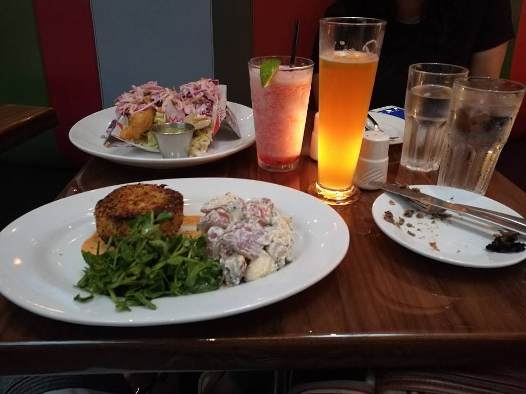 Elmo | restaurant | 156 7th Ave, New York, NY 10011, USA | 2123378000 OR +1 212-337-8000