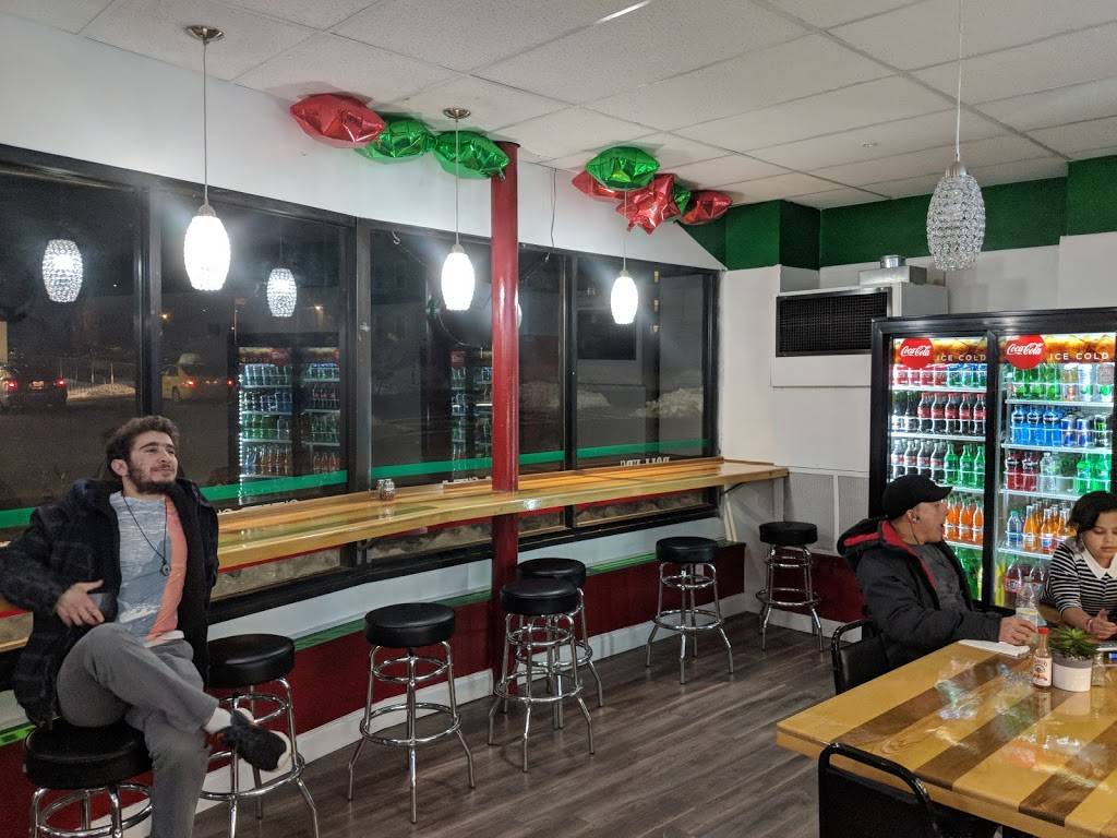 Debbie’s Pizzeria | restaurant | 974 Main St, Worcester, MA 01603, USA | 5089268175 OR +1 508-926-8175