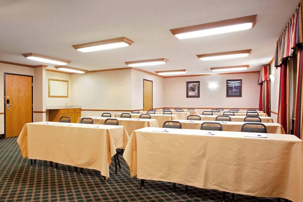 Comfort Inn Ottawa Starved Rock Area | restaurant | 120 W Stevenson Rd, Ottawa, IL 61350, USA | 8155614081 OR +1 815-561-4081