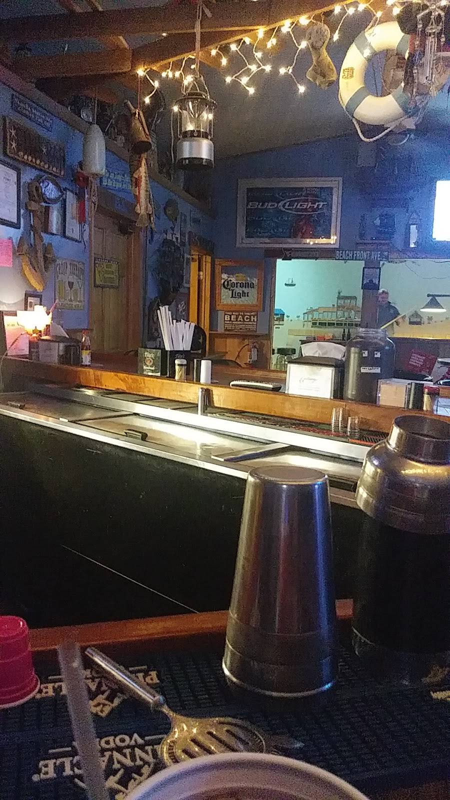 Castaways Bar & Grill | restaurant | 712 Main Ave, Nitro, WV 25143, USA | 3047693070 OR +1 304-769-3070